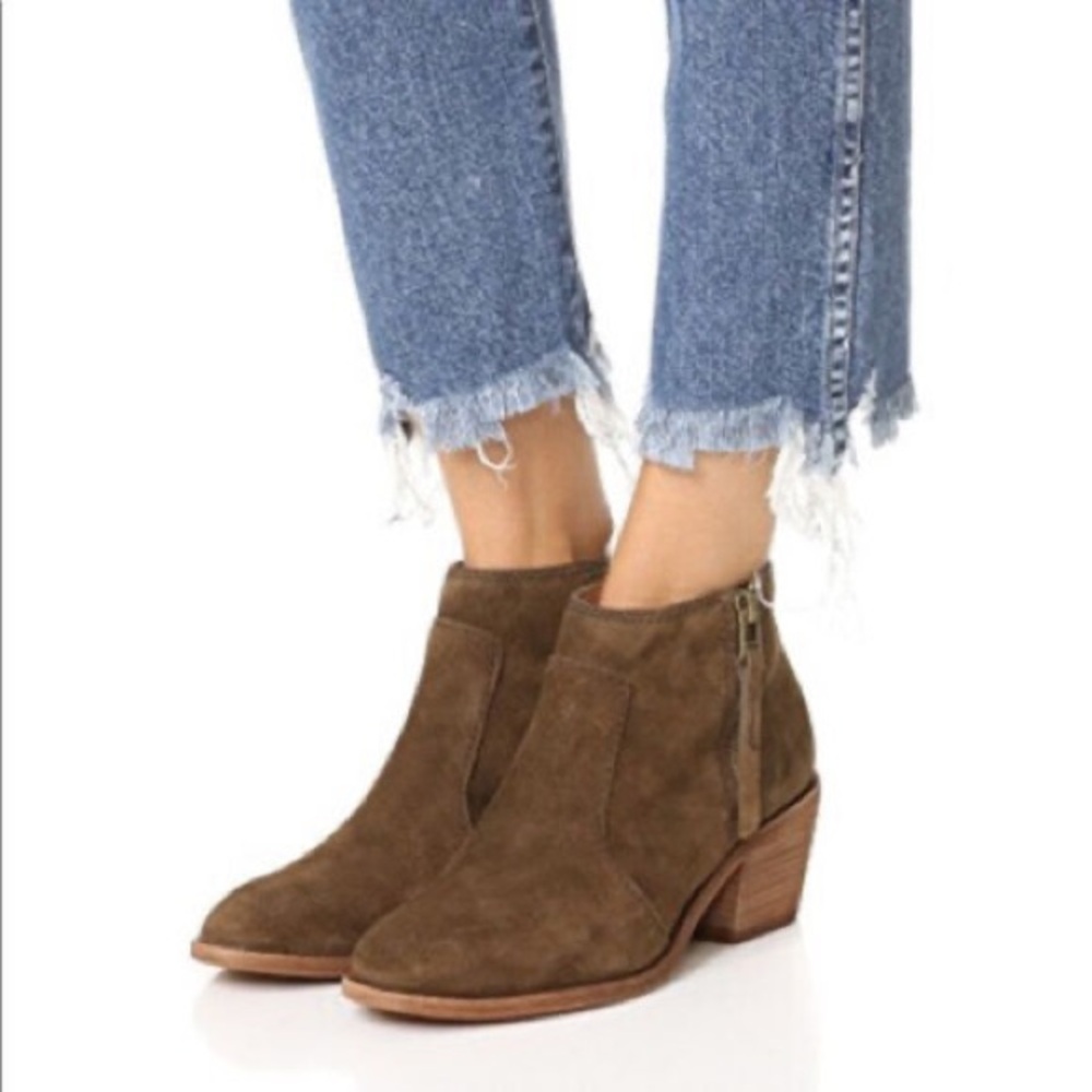 Madewell Janice Side-Zip Boots in Suede- Darkest Olive